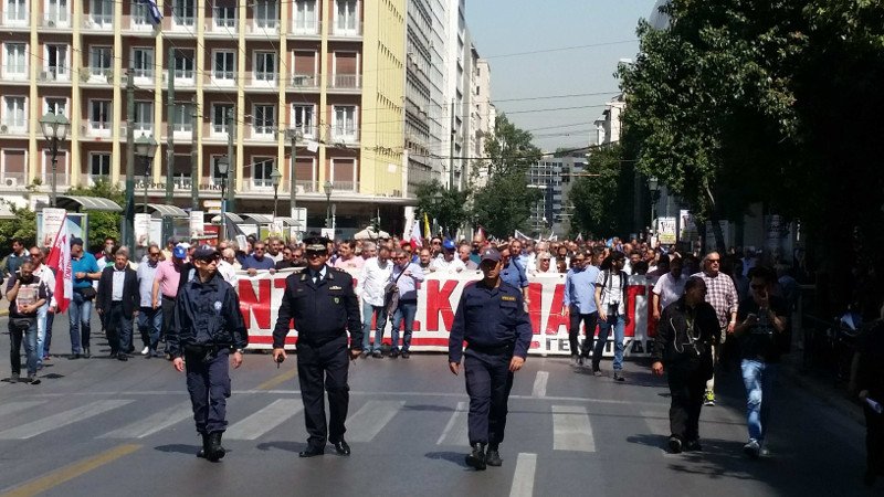 Κλειστό το κέντρο -Πορείες εργαζομένων στη ΔΕΗ και συνταξιούχων προς τη Βουλή [βίντεο] | iefimerida.gr 3
