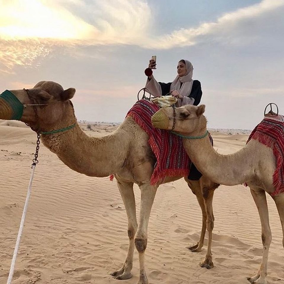 Αγνώριστη- Παίκτρια του Power of Love με μπούργκα στην έρημο [εικόνες] | iefimerida.gr 2