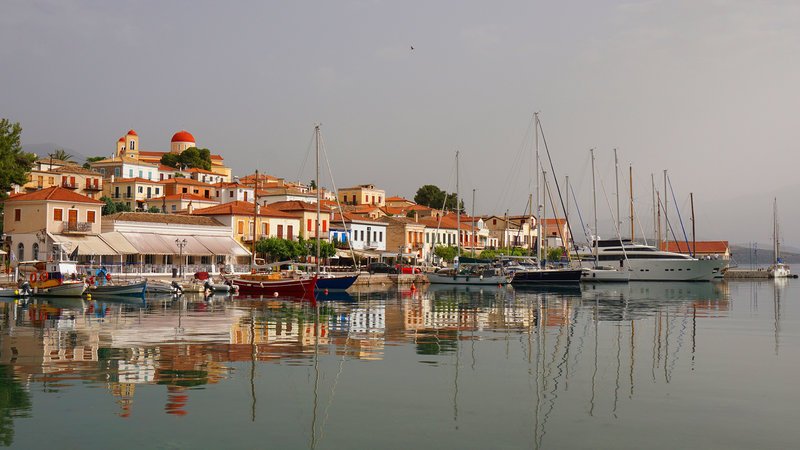 Δεν είναι μόνο τα νησιά: Ο Guardian επέλεξε 2 ελληνικούς προορισμούς στις ομορφότερες παραθαλάσσιες πόλεις [εικόνες] | iefimerida.gr 1