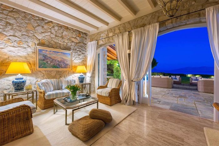 Αυτό είναι το  ακριβότερο σπίτι στην Ελλάδα,  σύμφωνα με το Sotheby’s -Με 3 ιδιωτικές παραλίες [βίντεο] | iefimerida.gr 0