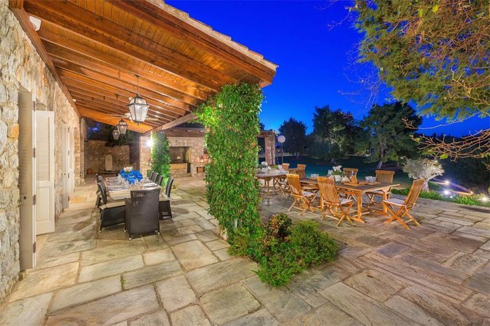 Αυτό είναι το  ακριβότερο σπίτι στην Ελλάδα,  σύμφωνα με το Sotheby’s -Με 3 ιδιωτικές παραλίες [βίντεο] | iefimerida.gr 9