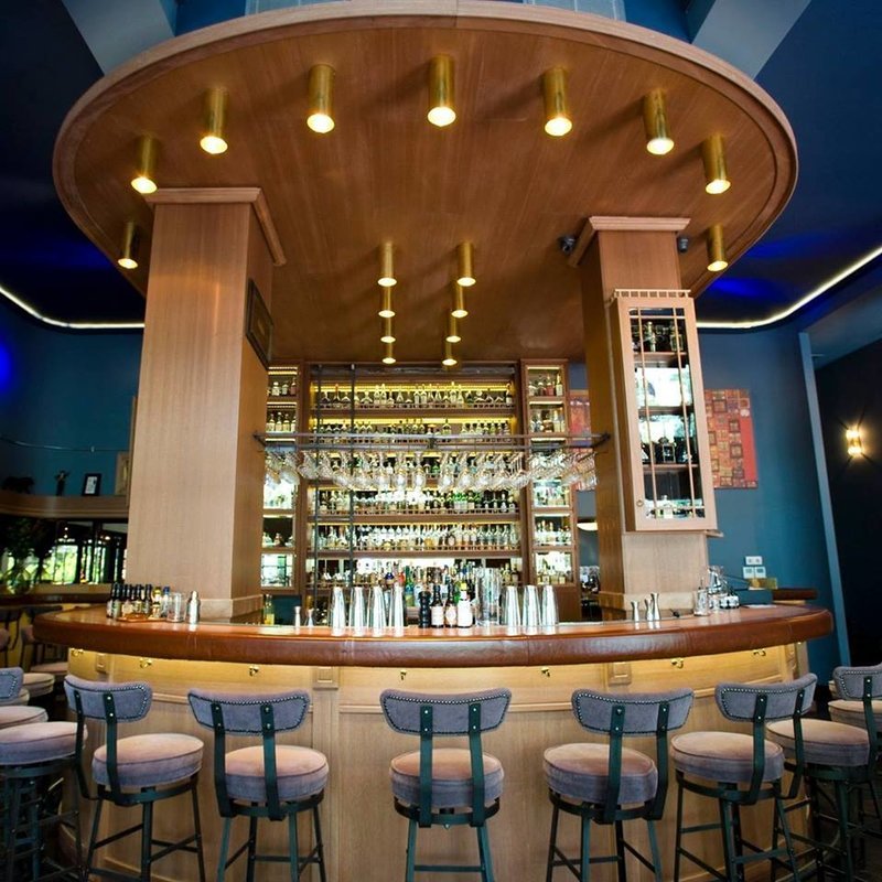 Βγαίνουμε για ποτό στα 8 μπαρ της Αθήνας που πήραν έξτρα διάκριση -Τέλεια κοκτέιλ, ψαγμένη διακόσμηση [εικόνες] | iefimerida.gr 9