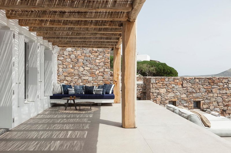 Ενα σπίτι-όνειρο στη Σύρο -Μίνιμαλ και μποέμ με θέα το γαλάζιο του Αιγαίου [εικόνες] | iefimerida.gr 4