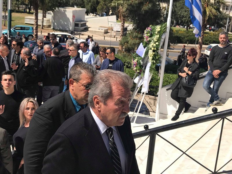 Το τελευταίο αντίο στον Στέλιο Σκλαβενίτη -Χιλιάδες κόσμου στη κηδεία του [εικόνες & βίντεο] | iefimerida.gr 14