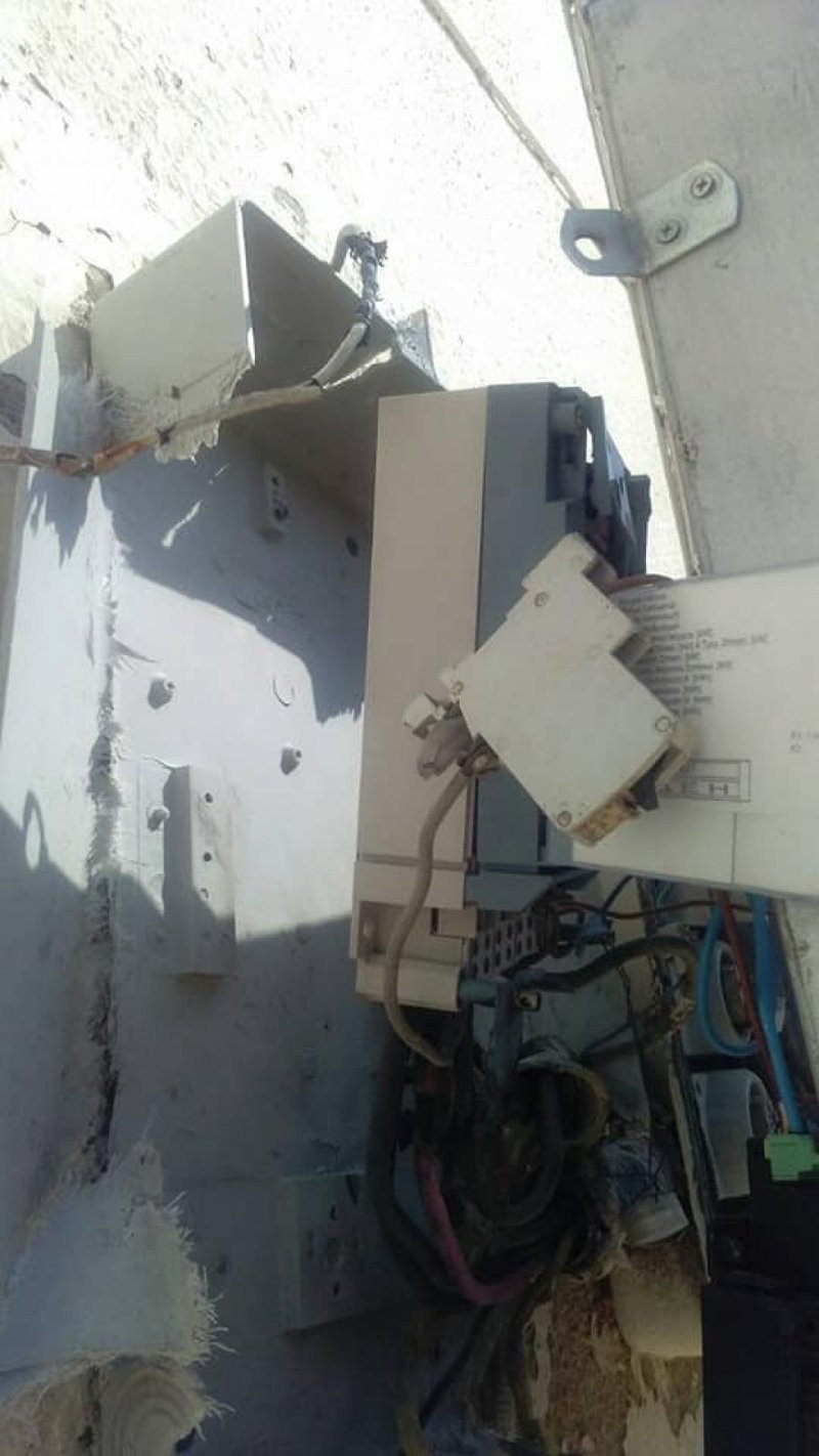 Βανδάλισαν εκκλησία στη Χίο -Ανατίναξαν από λούκια ως το ρολόι της ΔΕΗ! [εικόνες] | iefimerida.gr 5