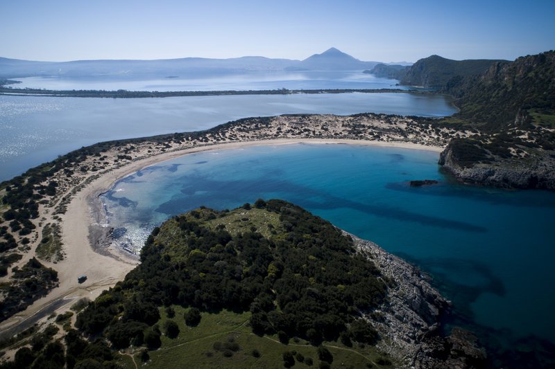 Βόλτα στη Βοϊδοκοιλιά -Ενα υδάτινο θέατρο σε σχήμα Ω, με γαλαζοπράσινα νερά [εικόνες]  | iefimerida.gr 1