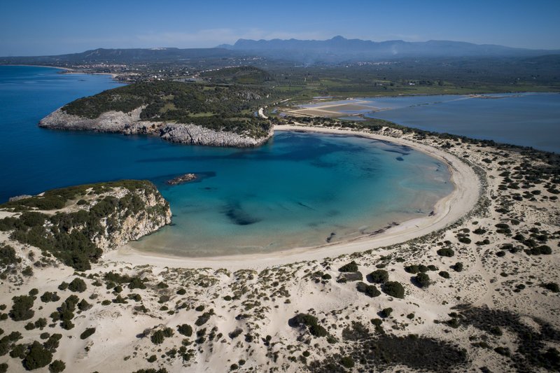 Βόλτα στη Βοϊδοκοιλιά -Ενα υδάτινο θέατρο σε σχήμα Ω, με γαλαζοπράσινα νερά [εικόνες]  | iefimerida.gr 8