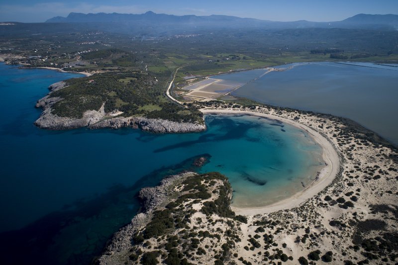 Βόλτα στη Βοϊδοκοιλιά -Ενα υδάτινο θέατρο σε σχήμα Ω, με γαλαζοπράσινα νερά [εικόνες]  | iefimerida.gr 7