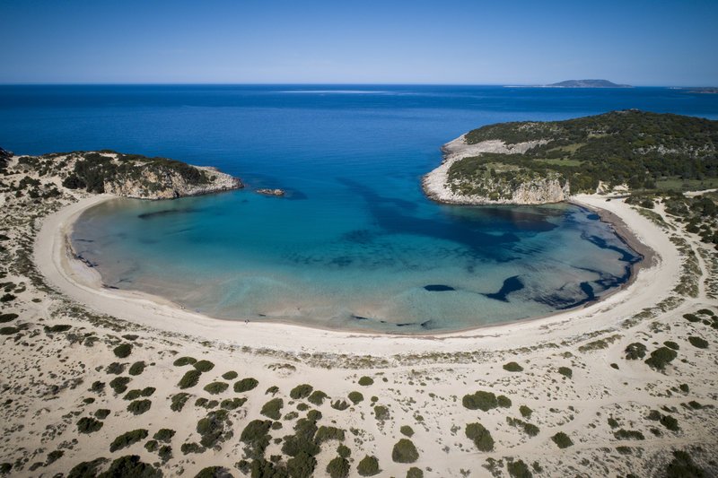 Βόλτα στη Βοϊδοκοιλιά -Ενα υδάτινο θέατρο σε σχήμα Ω, με γαλαζοπράσινα νερά [εικόνες]  | iefimerida.gr 0