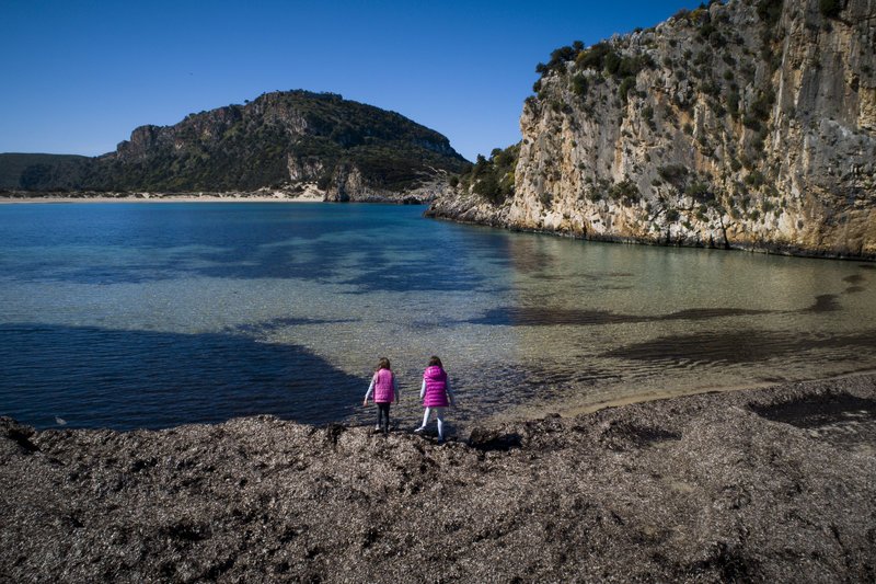 Βόλτα στη Βοϊδοκοιλιά -Ενα υδάτινο θέατρο σε σχήμα Ω, με γαλαζοπράσινα νερά [εικόνες]  | iefimerida.gr 5