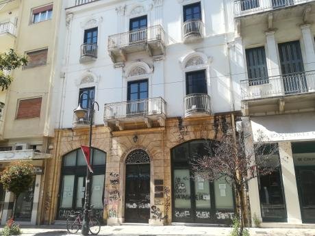 Δύο επιχειρηματίες αγόρασαν σε πλειστηριασμό το νεοκλασικό σπίτι του πρωθυπουργού Μιχαλακόπουλου, στην Πάτρα [εικόνες] | iefimerida.gr 0