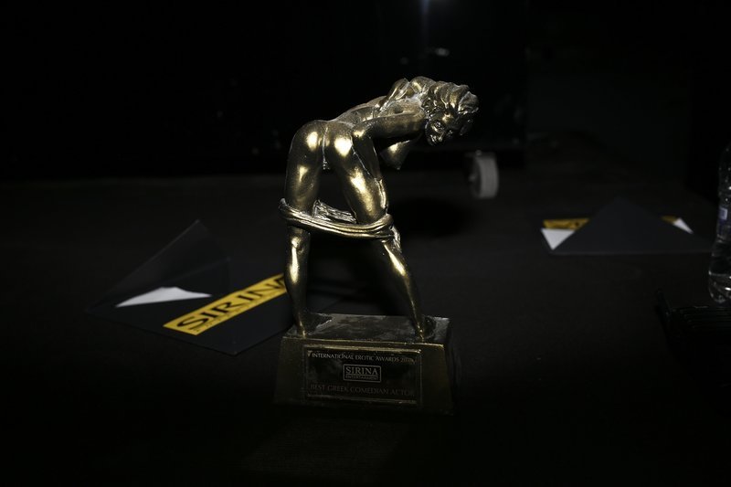 Ολα όσα έγιναν στα Οσκαρ πορνό στην Αθήνα -Κόκκινο χαλί για πορνοστάρ, σέξι παρουσίες [εικόνες] | iefimerida.gr 10