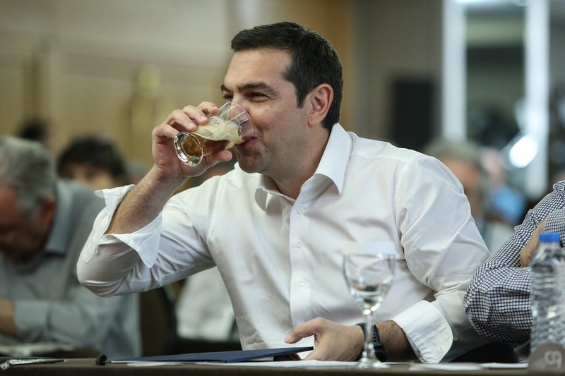 Στιγμές απόλαυσης για τον Αλέξη Τσίπρα