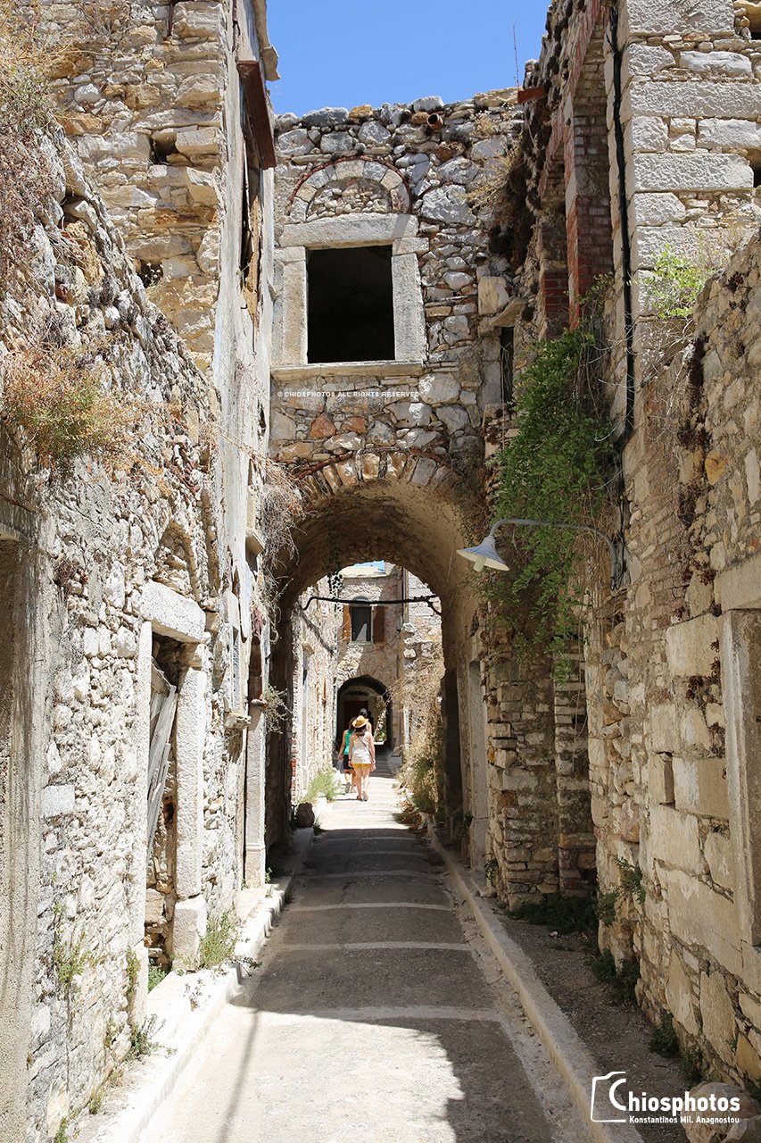 Χαμηλή πτήση πάνω από μεσαιωνικό οικισμό στη Χίο -Το πανέμορφο Μαστιχοχώρι της Καλαμωτής [βίντεο] | iefimerida.gr 3