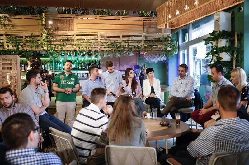 Θεσσαλονίκη: Ο Μητσοτάκης απάντησε σε ερωτήσεις νέων -«Η χώρα δεν θα μείνει ακυβέρνητη» [βίντεο] | iefimerida.gr 1