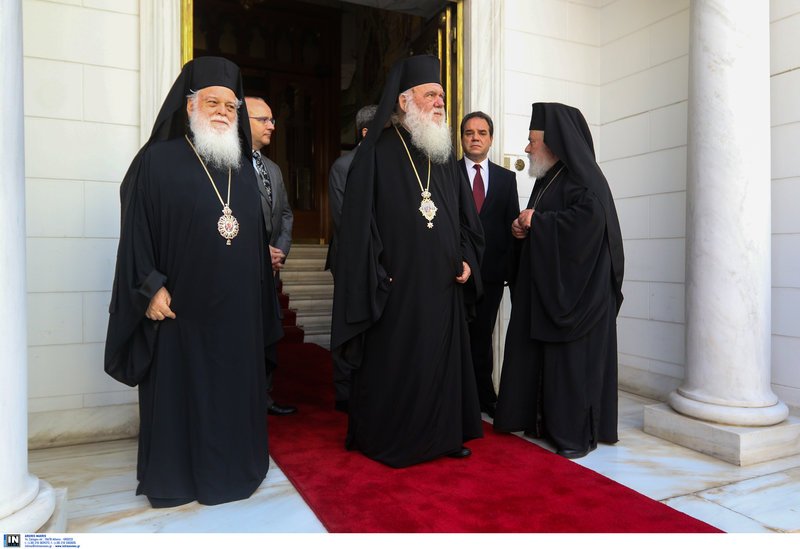 Η συνάντηση του πρίγκιπα Καρόλου με τον Ιερώνυμο -Θερμά λόγια για την «Αποστολή» και δώρα [εικόνες] | iefimerida.gr 2