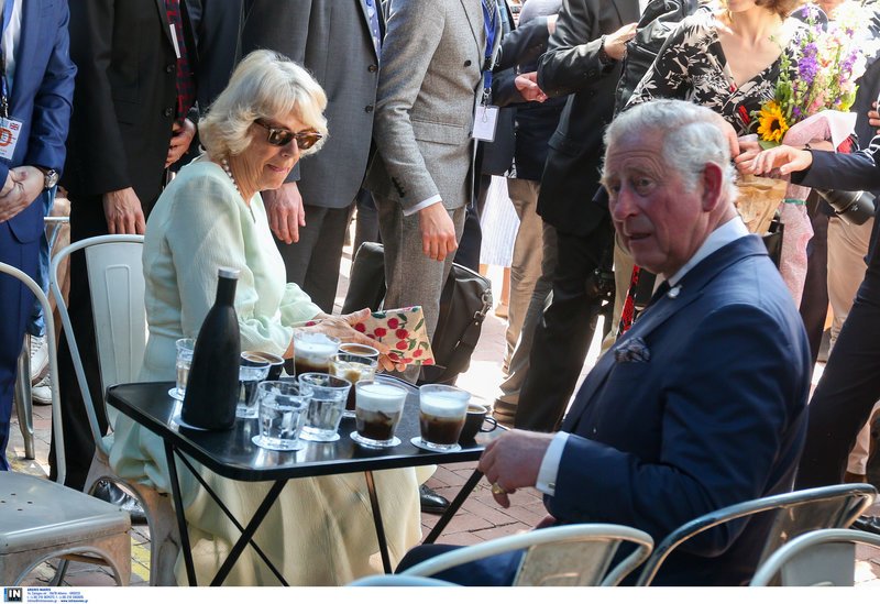 Τσίπρας αλά Κάρολος: Απόλαυσε φρέντο εσπρέσσο χωρίς καλαμάκι [εικόνες] | iefimerida.gr 7