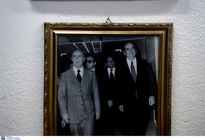 Στις κάλπες η ΝΔ -Ψηφίζουν για νομαρχιακές και τοπικές [εικόνες] | iefimerida.gr 18