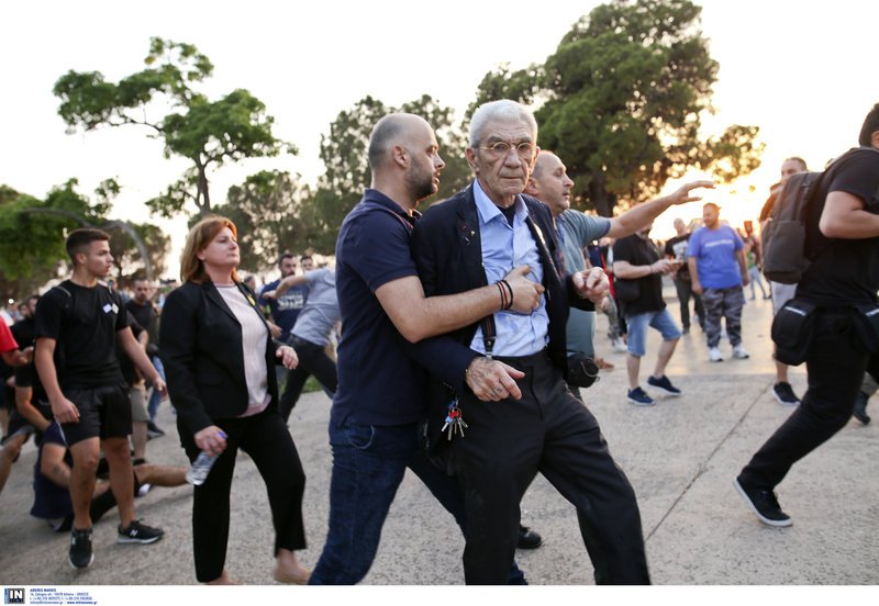 Αγρια επίθεση και ξύλο στον Μπουτάρη -Τον έριξαν κάτω [εικόνες & βίντεο] | iefimerida.gr 10