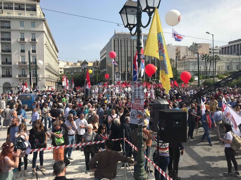 Οι πορείες για την Πρωτομαγιά -Με άρμα κατά του πολέμου οι διαδηλωτές προς την πρεσβεία των ΗΠΑ [εικόνες & βίντεο] | iefimerida.gr 10