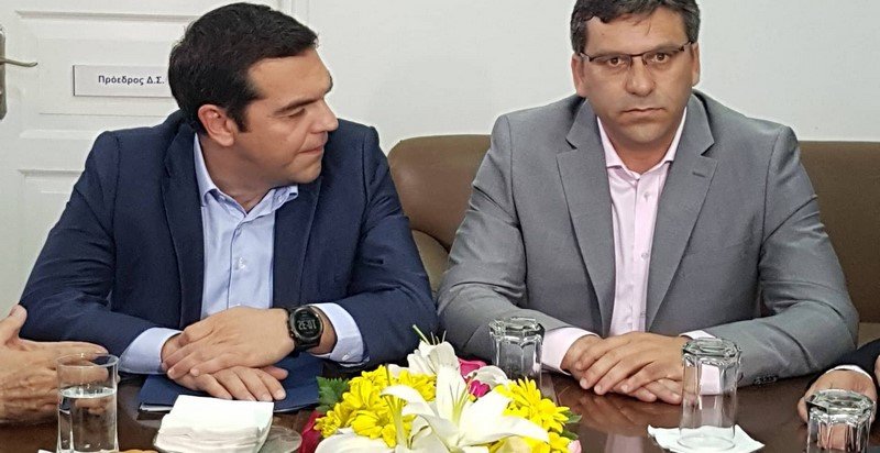  Στη Λήμνο ο Τσίπρας -Υποδοχή από 30 άτομα [εικόνες & βίντεο] | iefimerida.gr 6