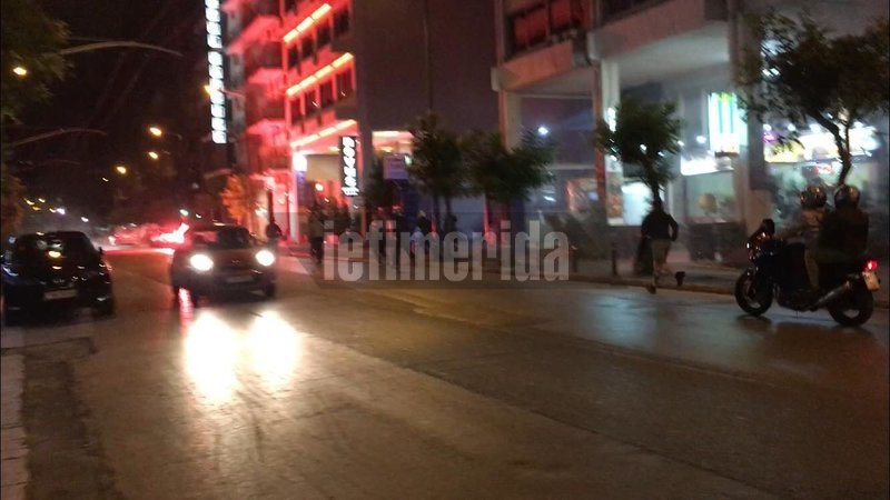 Νέα επεισόδια στην πλατεία Καραϊσκάκη -Επίθεση χούλιγκαν σε σύνδεσμο του ΠΑΟΚ [εικόνες & βίντεο] | iefimerida.gr 1