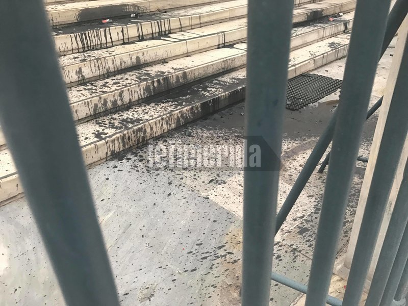 Επίθεση Ρουβίκωνα στο ΣτΕ -Την ώρα που συζητούσε το ασφαλιστικό [εικόνες & βίντεο] | iefimerida.gr 0