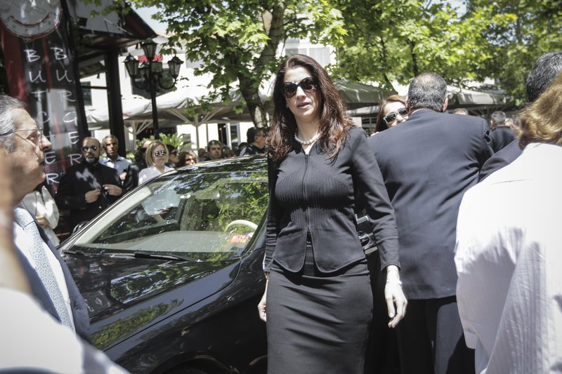 Φίλοι, συγγενείς και εκπρόσωποι του πολιτικού και επιχειρηματικού κόσμου στην κηδεία του Θεόδωρου Βασιλάκη της Aegean [εικόνες] | iefimerida.gr 7