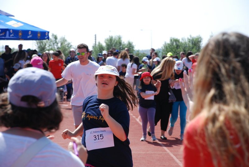 «Αγώνες Χαράς» στην Παλλήνη: 280 παιδιά με ειδικές ανάγκες έτρεξαν και γιόρτασαν μαζί [εικόνες & βίντεο] | iefimerida.gr 8