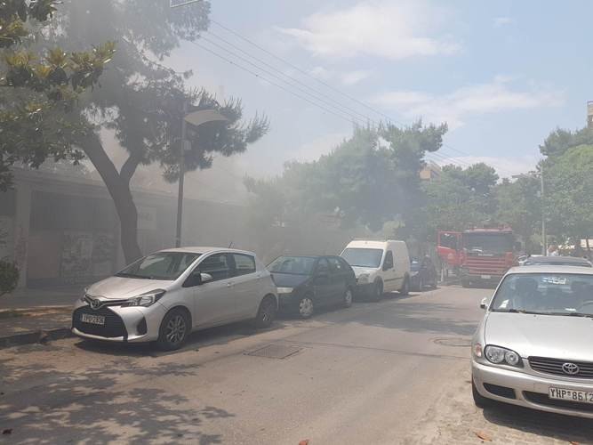 Ξέσπασε φωτιά σε γνωστό εστιατόριο στον Αλιμο [εικόνες & βίντεο] | iefimerida.gr 0