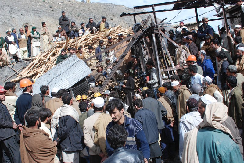Τραγωδία σε ορυχείο στο Πακιστάν -23 νεκροί από έκρηξη που προκάλεσε διαρροή μεθανίου [εικόνες]  | iefimerida.gr 2
