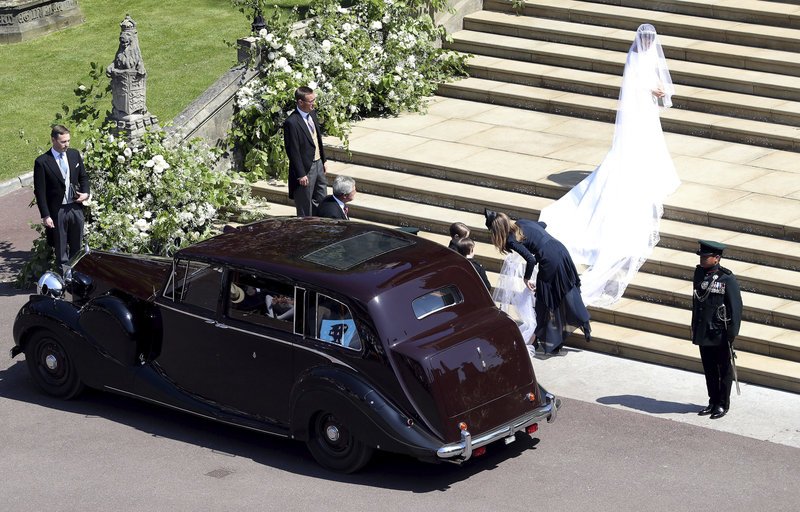 Γιατί το παλάτι έδωσε στη Μέγκαν Μαρκλ Rolls-Royce που... συνδέεται με μια γυναίκα που αντιπαθούν σφόδρα [εικόνες] | iefimerida.gr 2