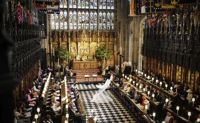 Η άγνωστη ιστορία του Givenchy νυφικού της Μέγκαν Μαρκλ -Πήγαινε μεταμφιεσμένη στις πρόβες [εικόνες] | iefimerida.gr 14