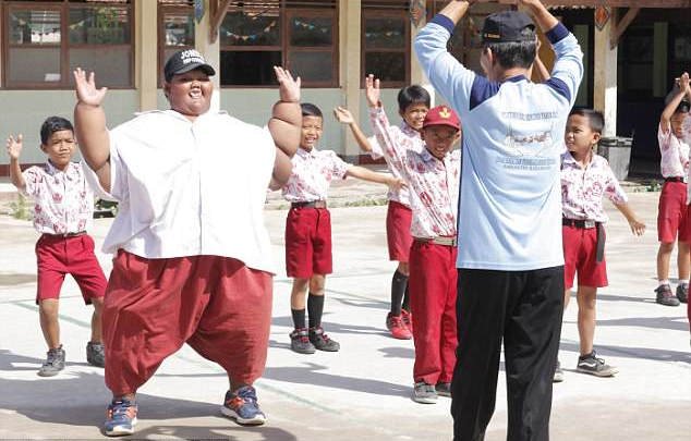 Το πιο χοντρό παιδί του κόσμου (180 κιλά) έχασε 90 κιλά [εικόνες] | iefimerida.gr 1