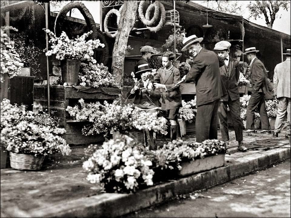 Η Πρωτομαγιά έναν αιώνα πριν -Ολοι εις τας εξοχάς, με τραμ, αμάξια, κάρα, σούστες [εικόνες] | iefimerida.gr 3