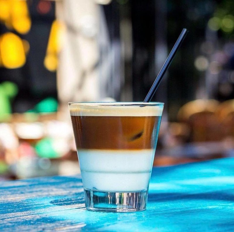 Πρωτομαγιά στην Αθήνα: 7 μαγαζιά με ανθισμένους κήπους και μυστικές αυλές για καφέ [εικόνες] | iefimerida.gr 6