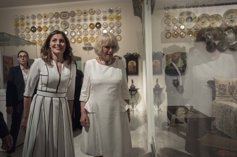 Στο Μουσείο Μπενάκη Καμίλα και Μπέττυ Μπαζιάνα [εικόνες & βίντεο] | iefimerida.gr 6