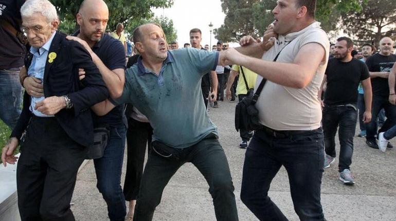 Πρώτο θέμα στη «Hurriyet» η επίθεση σε Μπουτάρη: «Τον χτύπησαν γιατί αγαπάει τους Τούρκους» | iefimerida.gr 1