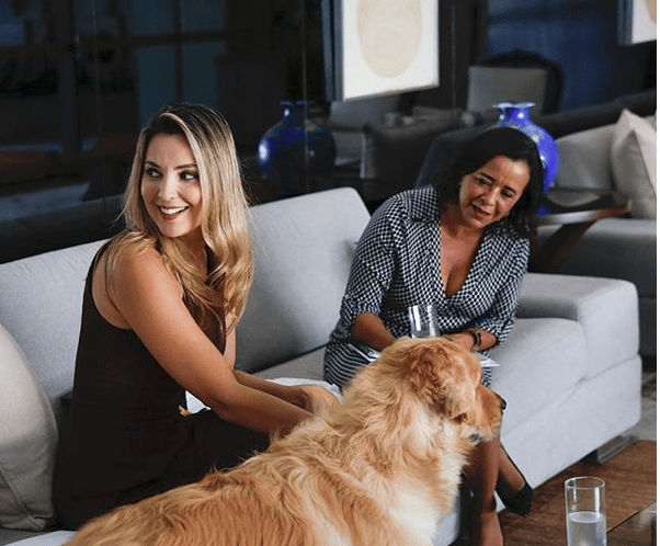 Η Πρώτη Κυρία της Βραζιλίας έπεσε με τα ρούχα στην πισίνα για να σώσει τον σκύλο της [εικόνα] | iefimerida.gr 1