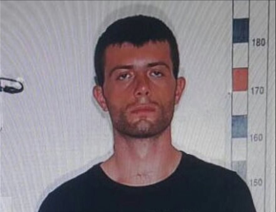  Αυτοί είναι οι δυο Αλβανοί εκτελεστές που δραπέτευσαν από τον Πειραιά [εικόνες] | iefimerida.gr 1