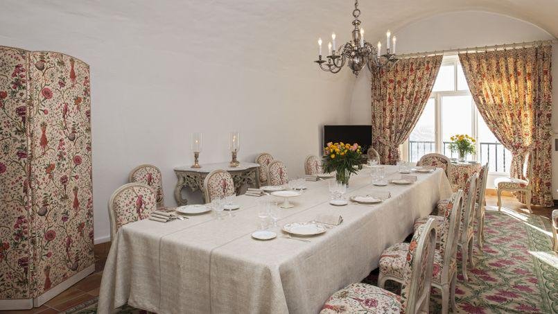 Γνωρίστε τον πύργο των διακοπών του Εμανουέλ Μακρόν -Αποπνέει ιστορία [εικόνες] | iefimerida.gr 11