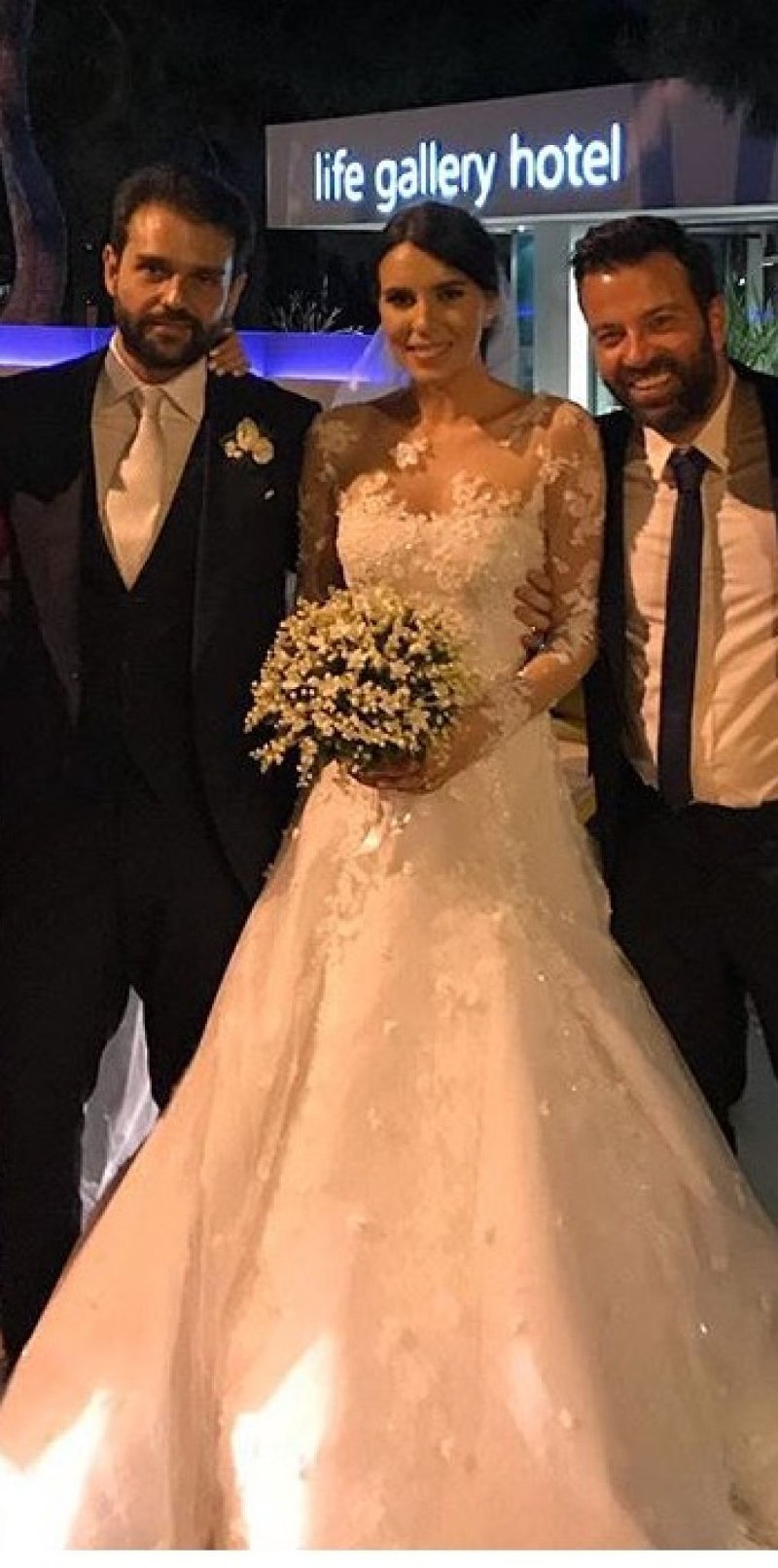 Χλιδάτος εφοπλιστικός γάμος στο Ekali club -Ενας κι ένας οι καλεσμένοι, τραγούδησε ο Ρέμος [εικόνες] | iefimerida.gr 0