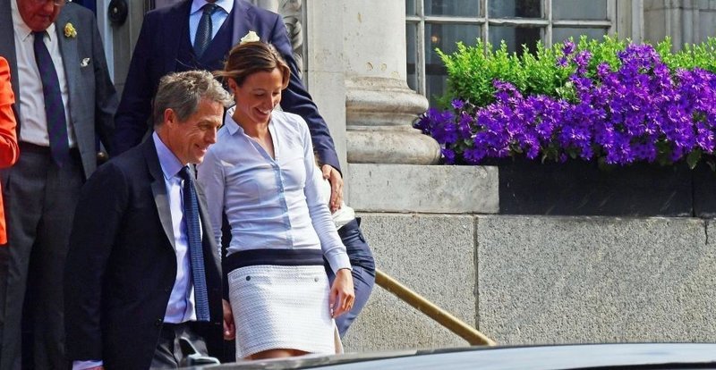  Παντρεύτηκε ο «αιώνιος εργένης» Χιου Γκραντ [εικόνες] | iefimerida.gr 0