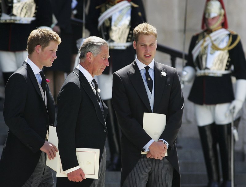 Οι δύο λέξεις στο γάμο που έφεραν κοντά Χάρι-Κάρολο, μετά από 20 χρόνια -Μια σχέση κόλαση [εικόνες] | iefimerida.gr 6