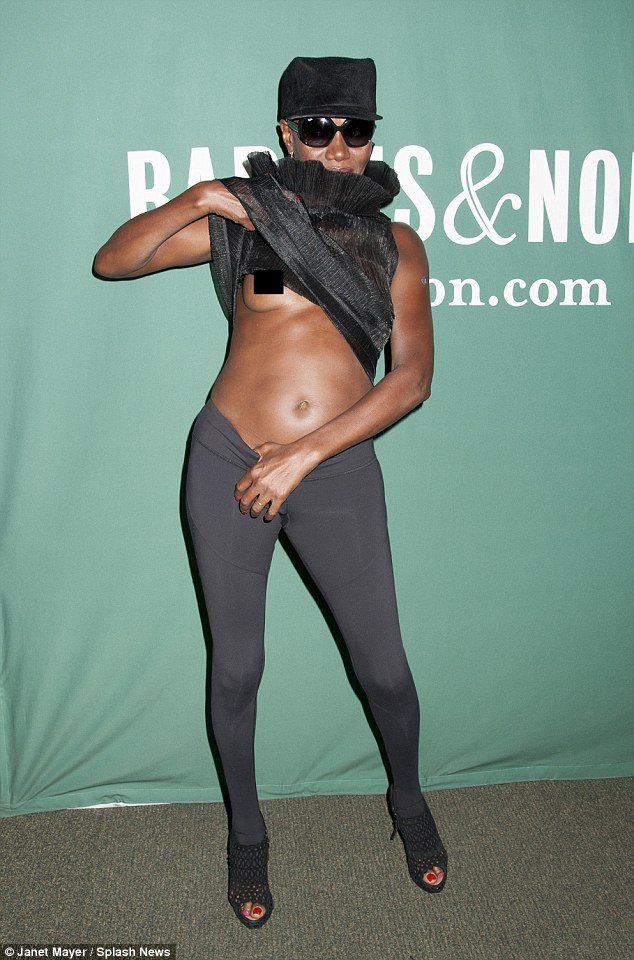 H Grace Jones έγινε 70 ετών -Το εκκεντρικό φρικιό πάντα μαγεύει [εικόνες] | iefimerida.gr 10