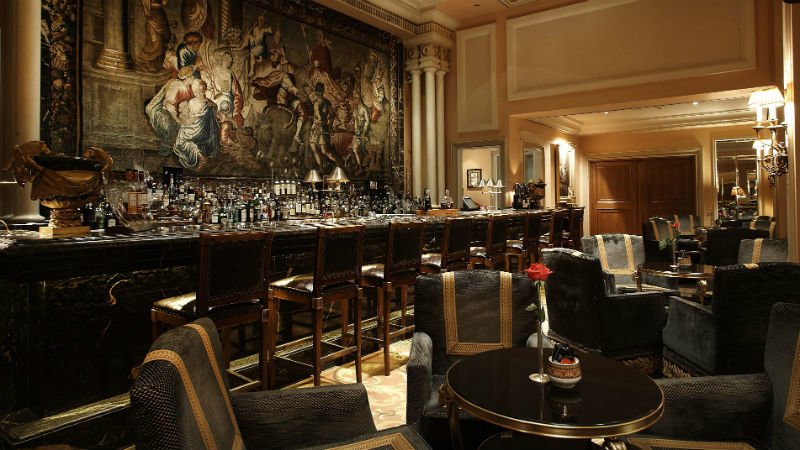 Alexander's Bar: Το μπαρ της «Μεγάλης Βρετανίας» στο οποίο έχει υποκλιθεί ακόμη και το Forbes [εικόνες] | iefimerida.gr 1