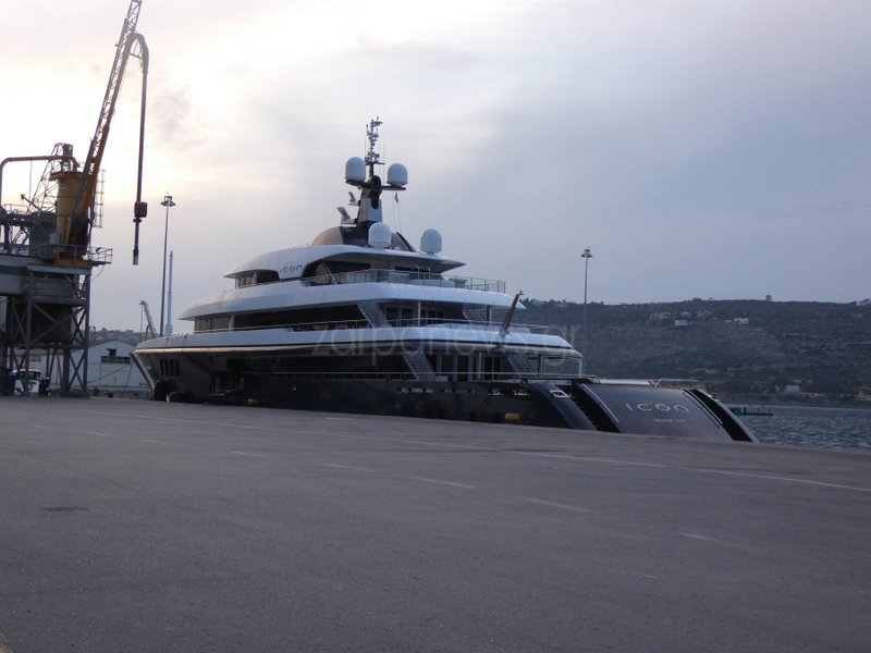 Χανιά: Η θαλαμηγός των 200 εκατ. δολαρίων στο λιμάνι της Σούδας [εικόνες] | iefimerida.gr 1