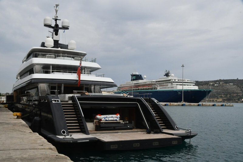 Χανιά: Η θαλαμηγός των 200 εκατ. δολαρίων στο λιμάνι της Σούδας [εικόνες] | iefimerida.gr 4