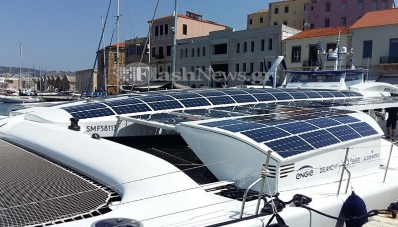 Ενα μοναδικό καταμαράν κλέβει τις εντυπώσεις στο ενετικό λιμάνι των Χανίων [εικόνες] | iefimerida.gr 5