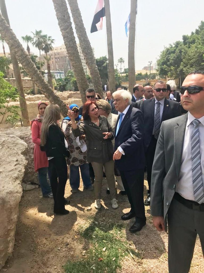 Σε ανασκαφή στους κήπους Σαλαλάτ της Αλεξάνδρειας ο Παυλόπουλος [εικόνες] | iefimerida.gr 0